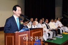 〈포토〉 기독교연합회 부활절 예배 축사하는 안병용 의정부시장