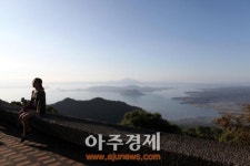 [힐링스폿 필리핀 타가이타이]화산이 빚은 풍광…소박한 지상 최고의 ‘낙원’