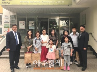 안양동안서 북한이탈주민 가정 어린이 선물 전달