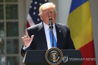트럼프, 코미 증언에 '결백'으로 대반격..공화당ㆍ보수단체 지원사격