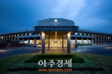 리조트 예약? 난 모바일 앱에서 해