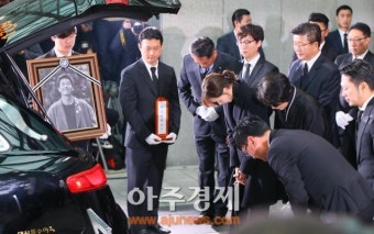 故 김주혁 발인, 이유영 그저 고개만…김지수·김준호 눈물, 정준영 정글의법칙 촬영 후 귀국 중