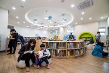 [르포] 4차산업혁명 시대 이끄는 지역도서관… IT·교육 결합 마포중앙도서관 개관