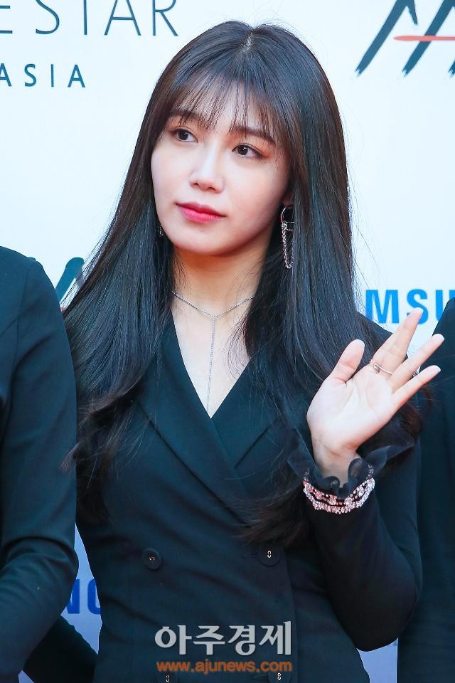 정은지, 최진혁과의 형제 케미로 화제! 멜론 누적 10억 스트리밍 돌파
