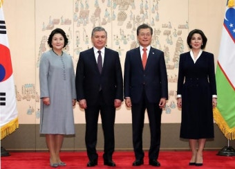 김정숙 여사, 우즈베크 대통령 부인 환담…