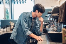 [임애신 기자의 30초 경제학] 돈되는 커피찌꺼기···퇴비로 재활용합니다 