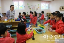 “쉬하고 싶어요” “게임 같이 해줘요”…아이도 힘들고 나도 지쳤다 