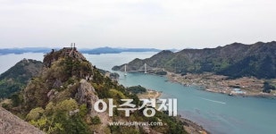 [기수정의 여행 in]아찔하고 아슬아슬한 지리망산 4시간 산행…드디어 통영의 진면목을 마주하다 