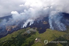[글로벌포토] 하와이 화산 유독가스 분출 우려...지열발전소 덮어 
