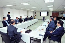 한국기원, ‘성폭행 의혹’ 김성룡 9단 제명…프로기사 자격 박탈 