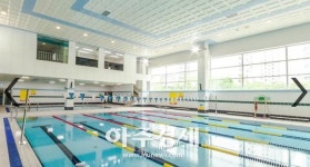 [수원시] “오전 시간 수영장 남성 이용 제한은 성차별” 