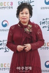[포토] 레드카펫 밟는 성우 이경자 (2018 대한민국 대중문화예술상) 