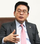 [인터뷰] 정우택 “한국계 하원의원 탄생 환영…양국 인적 네트워크 복원 시킬 것”