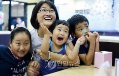 2019년 다자녀혜택 영유아 자녀 2명이상 어린이집 입소 우선순위…3자녀이상 가족은 국가장학금 가능 
