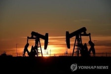 [국제유가]美∙中 무역갈등+석유채굴시설 증가...WTI 3.2%↓ 