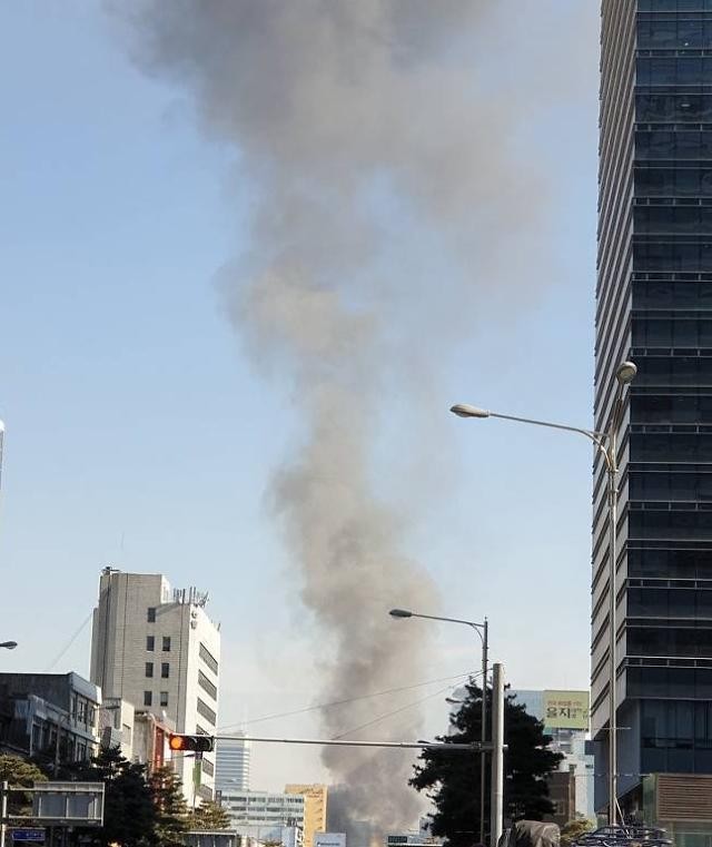 을지로 세운대림상가 인근 화재로 차로 통제, 교통체증 발생