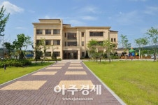 생계가 곤란해진 어르신 등 지원, 이웃들의 참여와 관심 필요 