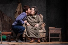[연극 속으로] 로맹 가리 소설 못지않은 큰 감동 전하는 ‘자기 앞의 생’ 