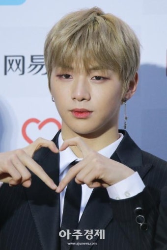 강다니엘, 소속사에 내용증명…LM “계약해지 아닌 수정 요구”