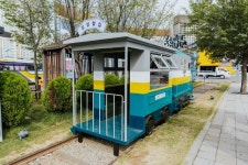 [잘가 여행지-봄]경암동 철길마을, 영화 ‘남자가 사랑할 때’서 황정민·한혜진이 같이 걸었던 그 곳 