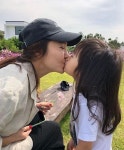 [슬라이드 #SNS★] 쿨 유리, 세 아이와 행복한 모습 눈길 