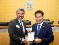 백군기 용인시장, 미국 자매도시 플러튼 방문해 우호증진 논의 