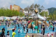 성남시, 시민들 인기끌던 23곳 물놀이장 폐장  