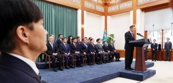 문재인 대통령, 조국 장관 '임명'-'철회' 연설문 모두 준비…임명 강행 막전막후