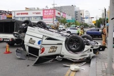 [포토뉴스]인천시 계양구 작전동 한 사거리서 택시와 견인차 충돌