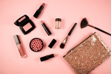 미·중 무역합의에 화장품株 들썩