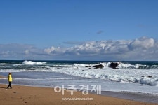 [기수정의 여행 in] 울진 관동팔경길 25km…망양정·월송정 저넘어 바다는 사색에 잠기고
