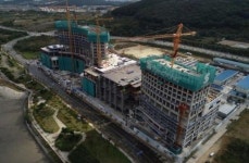 공사중인 인천 영종도 시저스코리아 카지노복합리조트, 암초만나 내년 개장 불투명