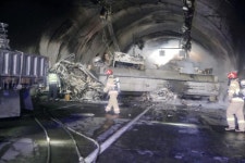 순천완주 고속도로 터널 31중 추돌사고…사망 5명·부상 43명