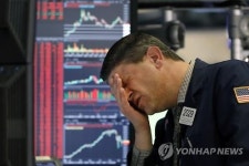 [뉴욕증시 마감] '팬데믹' 선언에 또다시 고꾸라져...다우 5.9% 폭락