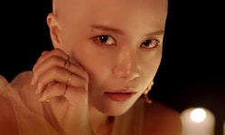 솔라 삭발 변신 M/V 현장 공개···직접 밝힌 소감은?