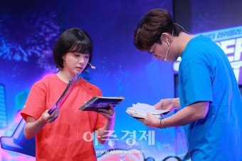 [포토] 김민아-장성규, '리허설도 꼼꼼하게' (카트라이더 러쉬플러스 슈퍼매치)