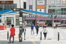 의왕시, 의왕역 앞 그늘막 더위 식히세요!