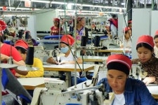 [NNA] 캄보디아 봉제업계, 최저임금 둘러싸고 노사갈등