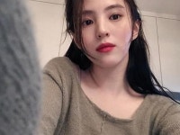 한소희 성형 의혹에 엄마 언급 똑닮은 자연 미인…콤플렉스가?