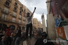 레바논 내각 총사퇴...베이루트 폭발 참사 후폭풍