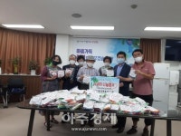 안성 당목골마을, 안성3동 주민센터에 ‘사랑한땀 정성두땀 뜨개질 수세미’ 기부