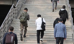 軍 국직부대 간부 1명, 포천 육군 병사 2명 코로나19 추가확진...누적 158명