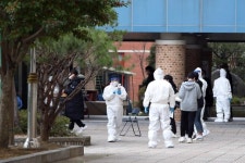 [슬라이드 포토] 광주, 코로나 심상찮다…초등학교 이어 중학교서도 확진자 발생