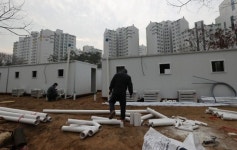 [코로나19] “도내 병상 꽉 찼다”…경기도, 확진자 6명 전남 목포로 옮겨