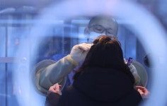 수도권 5인 이상 모임 금지...가족 모임도 안되나요? 어기면 처벌은?