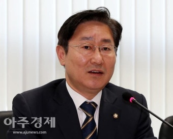 추미애 사표수리 초읽기…차기 법무장관 박범계 유력