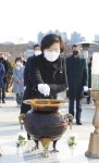 안산시의회 박은경 의장, 신축년 새해 첫 현충탑 참배