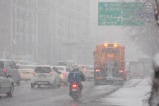 서울 대설주의보 해제... 내일 출근길 주의