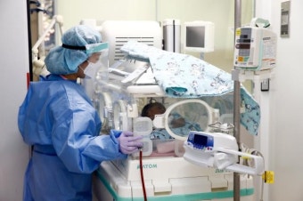 코로나19 사태 1년 넘었는데, 여전히 '고열 임산부' 산부인과서 거부