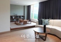 리조트업계 최초…휘닉스 호텔앤드리조트, 카카오쇼핑라이브와 라이브 딜